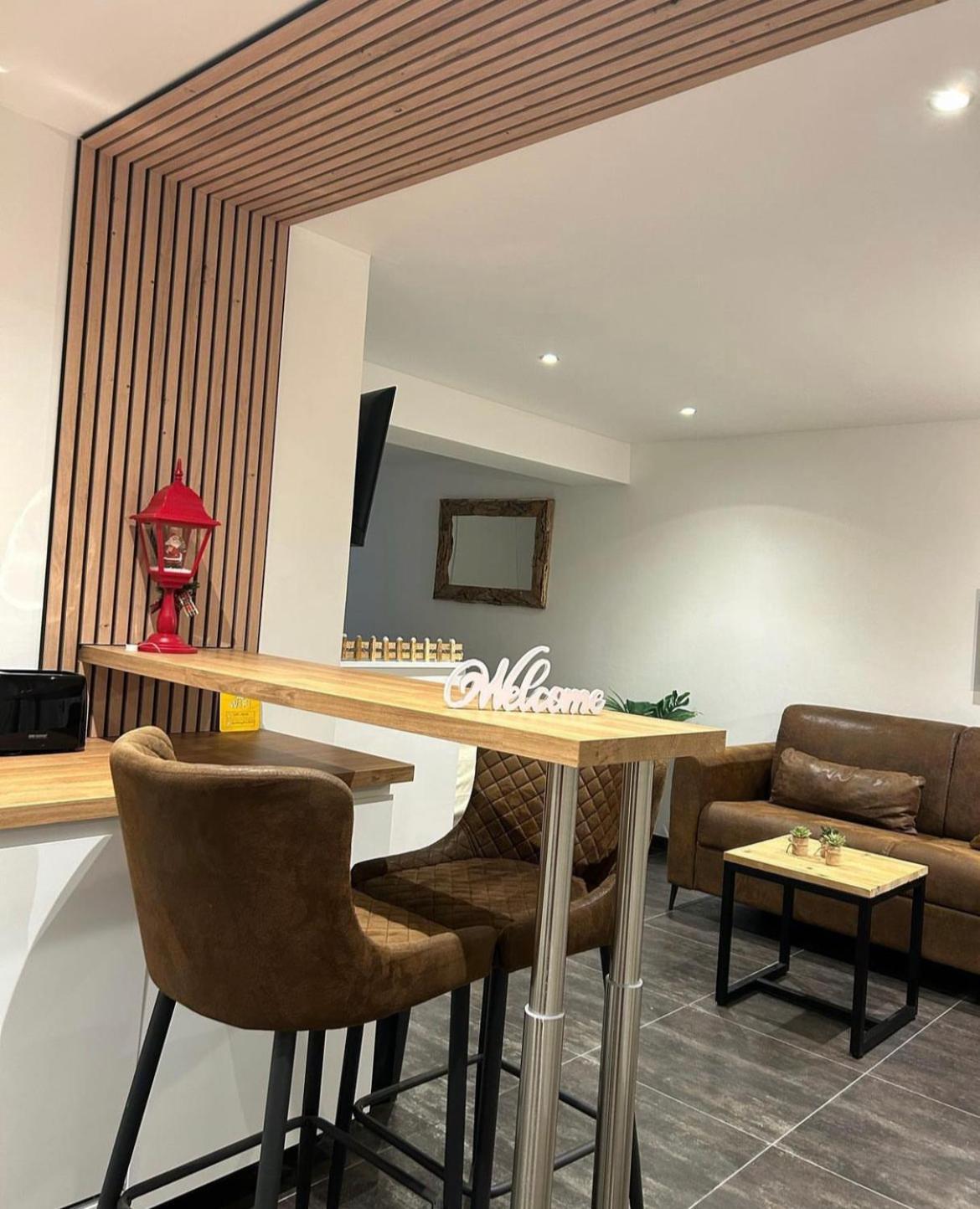 Love Room: Aux Plaisirs Des Sens Jacuzzi Prive Barr Buitenkant foto